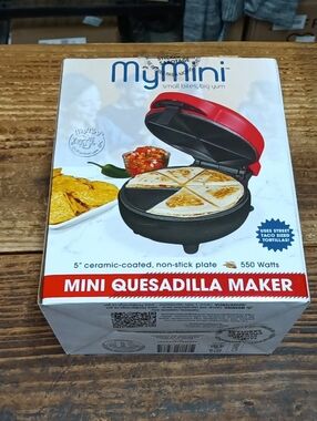 Mini Quesadilla Maker - Red